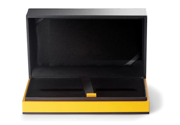 Cross Classic Century premium gift box open